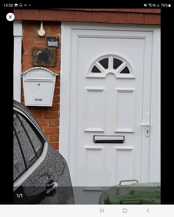 Spacious 3 Bed 1 Bath Hse W Guest Toilet W Parking Near Excel - E16 London Bagian luar foto